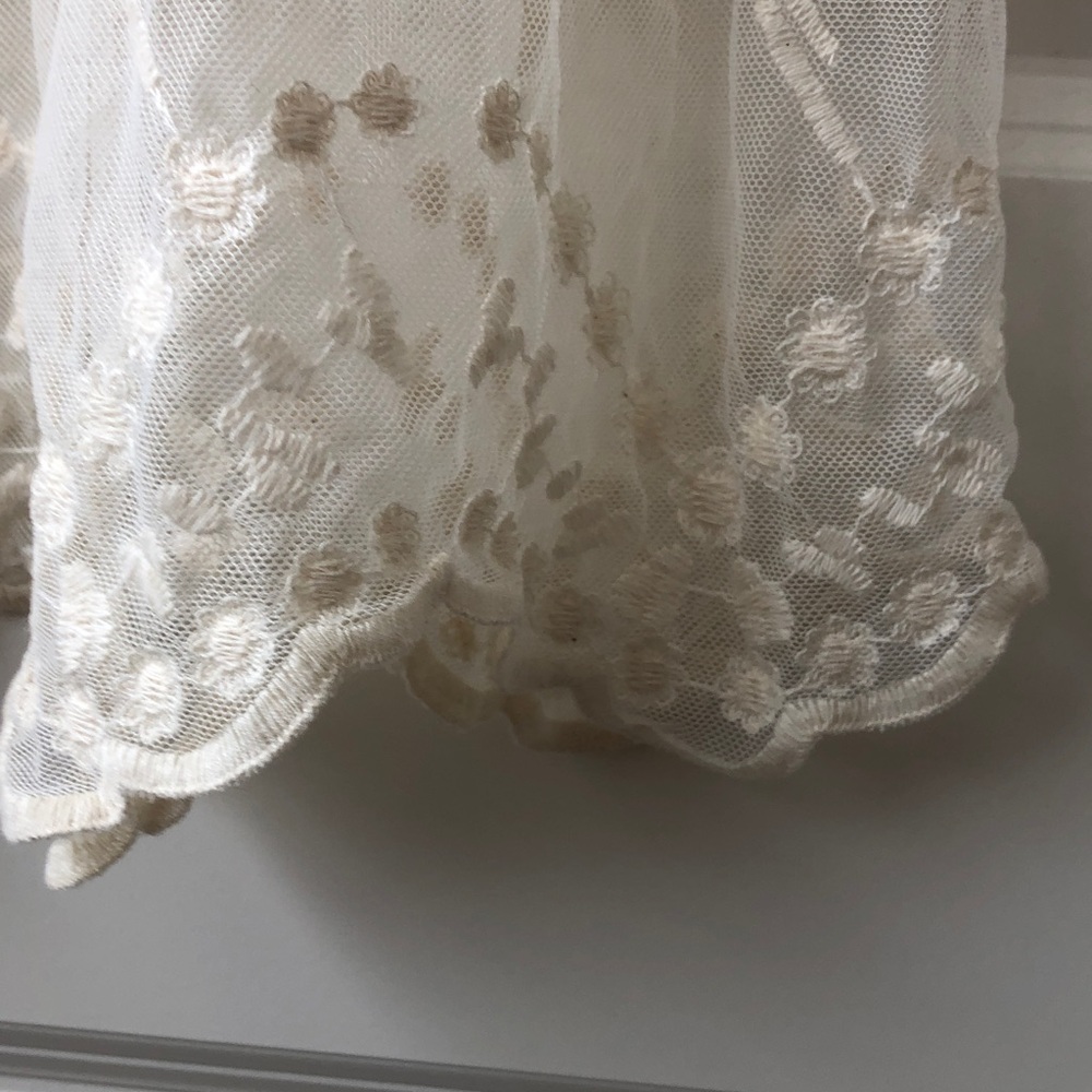 Charlotte Russe Cream Lace Maxi Skirt with Crochet Waistband - Picture 9 of 10